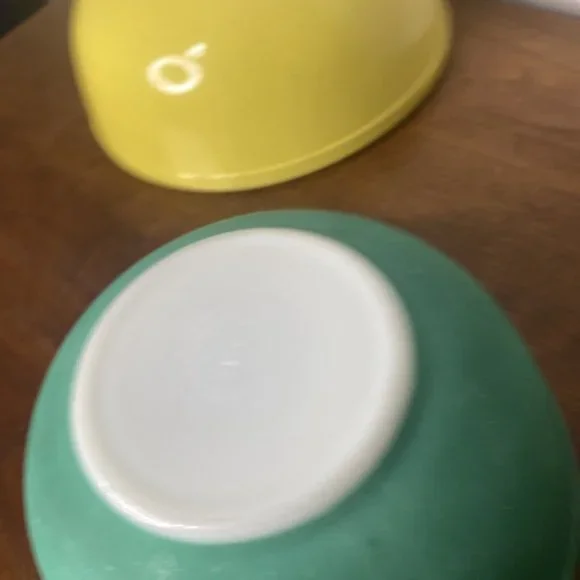 Vintage Pyrex Set of 4 Mixing Nesting Bowls Primary Colors 50's-60's - Picture 13 of 16